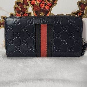 EUC- GUCCI SIGNATURE GUCCISSIMA WEB ZIP AROUND  WALLET